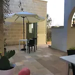 Tenuta Valle Dell Idro Otranto 3*