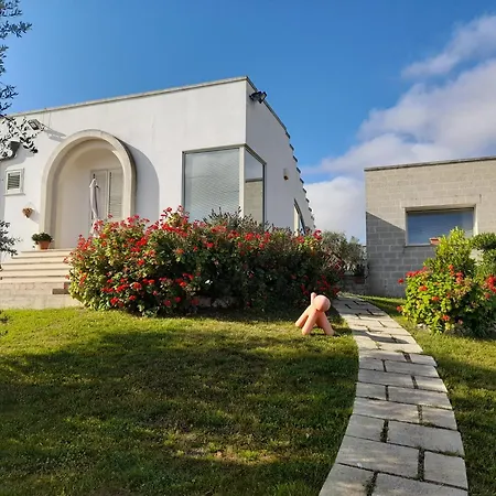 Tenuta Valle Dell Idro Otranto Con Piscina Bed & Breakfast Casamassella